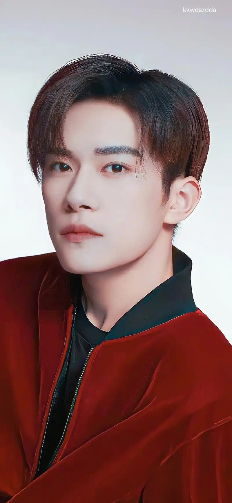 多彩壁纸734期|易烊千玺帅气写真壁纸 2021倒计时2天