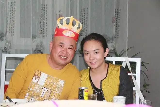 王晓曦饰演的农村老头形象,特受观众喜爱,与赵本山的合作成为他一生中