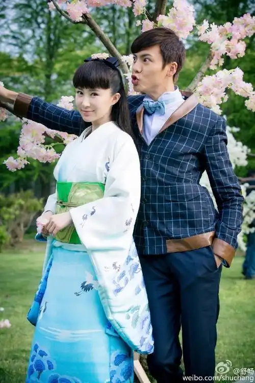 陈伟霆舒畅自拍合影