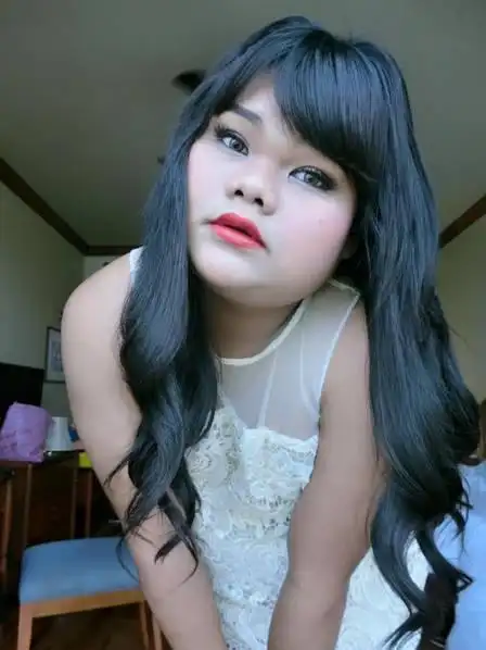 泰国网络女神又丑又肥 男友超帅 女网友:让我哭会!