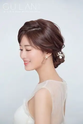 低盘发新娘造型