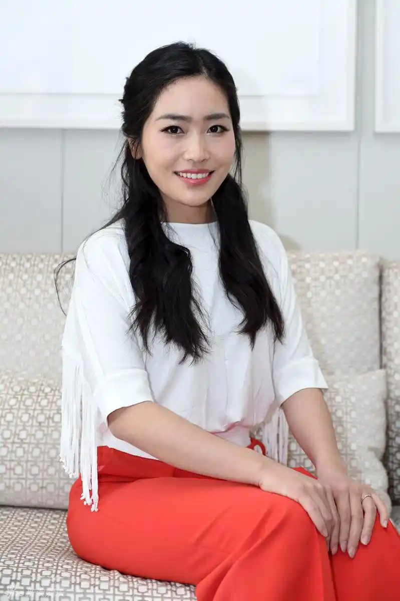 组图:张艺谋之女张末首受访 称更愿用作品说话_高清图集_新浪网