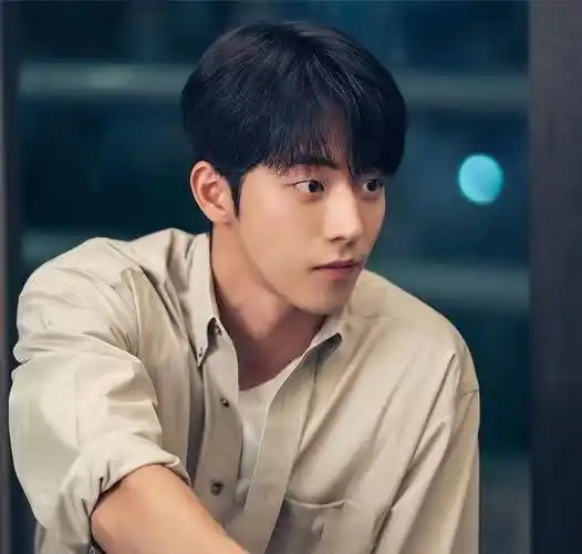 女生理想型男朋友,非他莫属!称为校园男神的南柱赫,你心动吗?