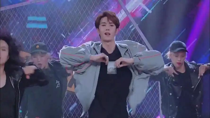 1080p无台标水印20190602天天向上王一博舞蹈剪辑