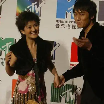 网友扒出谢娜和前男友刘烨,和现在的老公张杰,直言太幸福了!