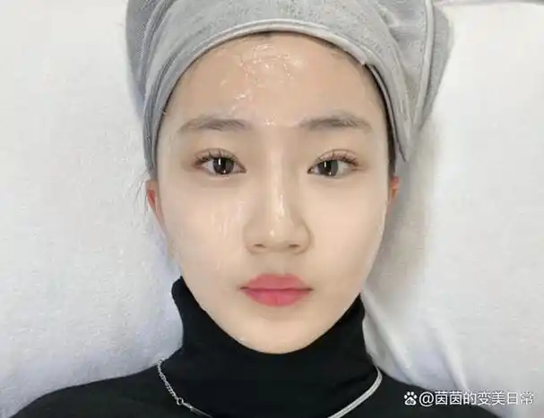 然而,并非每个人都天生拥有冷白皮肤,因为肤色受到遗传和环境等多种