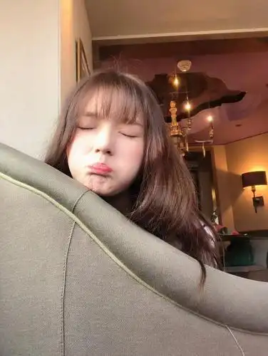 9           林允嘟嘴卖萌