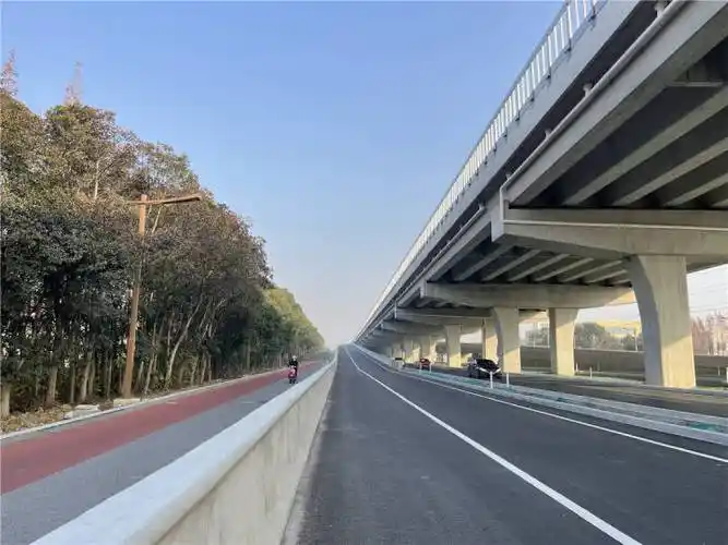 7公里,宽27米,是嘉善最长的"大桥",为双向6车道,设计时速80公里/小时