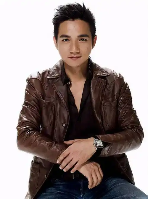 《陀枪师姐》大反派56岁成网大男主,女儿读名校每年学费30万_骆达华_