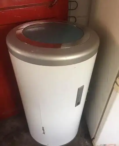 荣事达不锈钢内胆电热水器