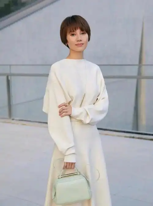 女神写真集第23期:袁泉