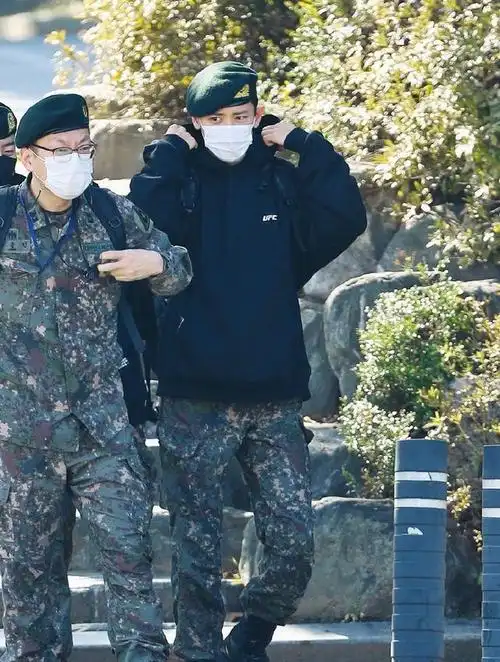 exo成员朴灿烈正式退伍549天漫长等待后粉丝迎来朴灿烈solo舞台