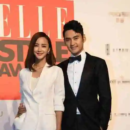 张歆艺瘦到认不出西装配破洞裤大走中性风戴礼帽短发帅过老公