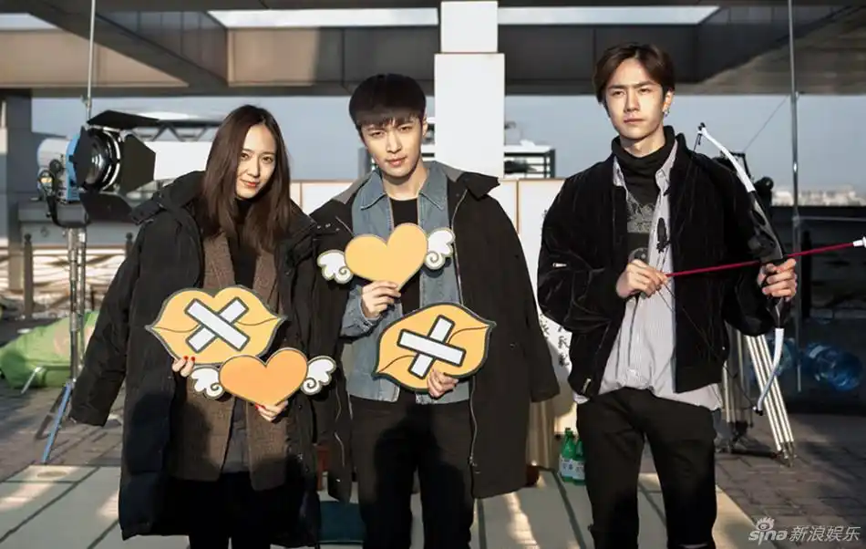 爱吧》首尔开机 张艺兴郑秀晶亮相