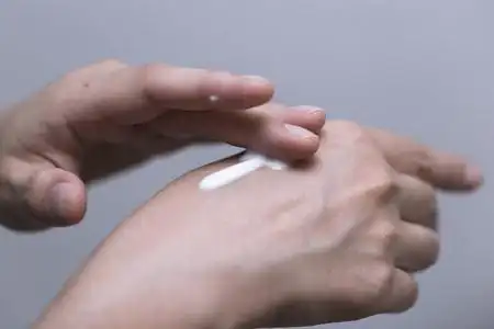 使用乳液图片-使用乳液素材-使用乳液插画-摄图新视界