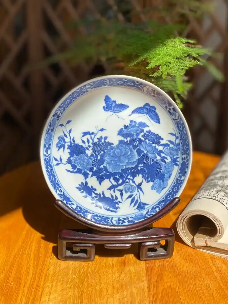 宣统官窑江西瓷业公司青花蝶恋花纹盘.