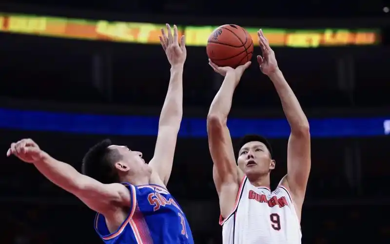 易建联:请你喝拉菲