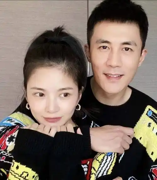 原创杜淳晒和妻子的合照评论区再次引起质疑王灿这么不招人待见