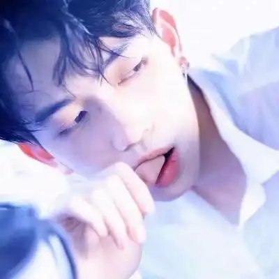 白色衬衫男头像 穿白色衬衫清新干净男头 - 男生头像 - 潮人个性网