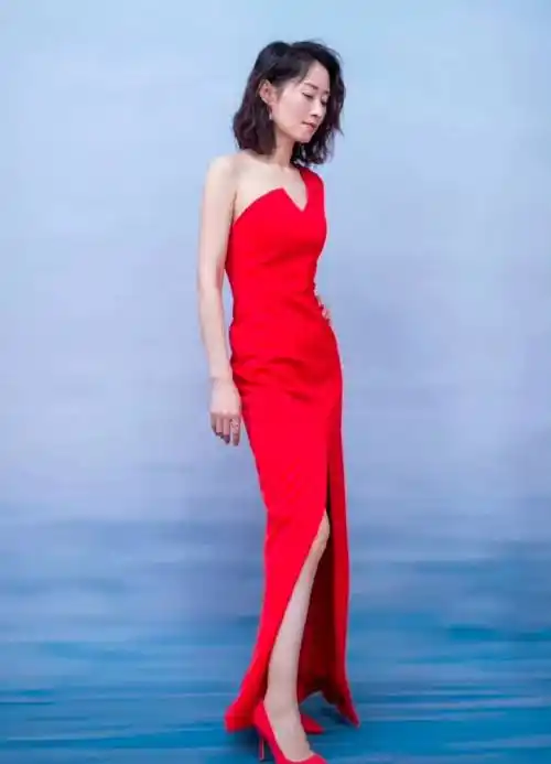 刘敏涛再掀微醺风暴红色高跟鞋名场面强势回归网友直呼dna动了