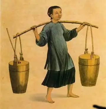 小小的扁担挑着对大山的深情!