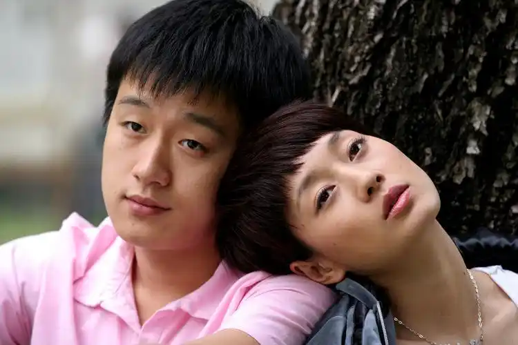 奋斗剧照12月21日,缅甸语配音版中国电视剧《奋斗》开播仪式在仰光