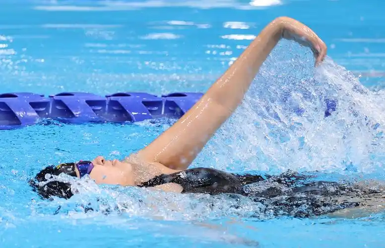 游泳——冯雅竹获女子50米仰泳s2级铜牌