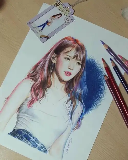 chic style | 一位韩国粉丝画笔下的iu 简直栩栩如生 /人物/素描换