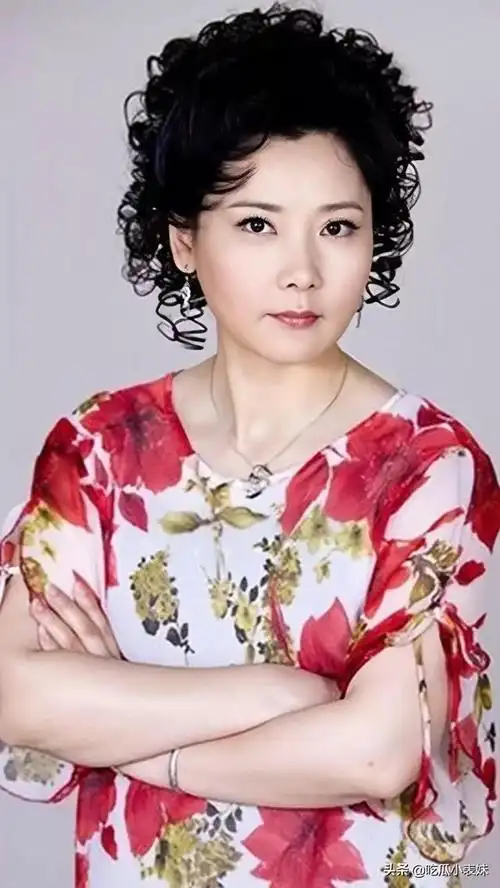 旗袍美女何赛飞