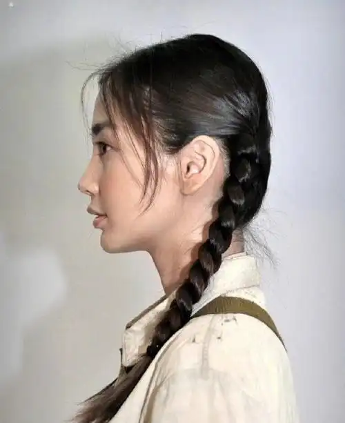 angelababy杨颖《寻龙诀》时期定妆侧脸照.