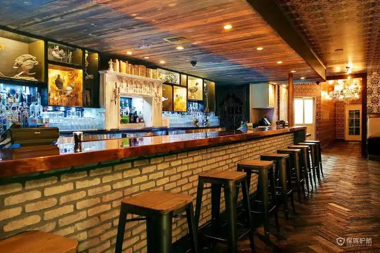 复古风古典酒吧吧台装修效果图