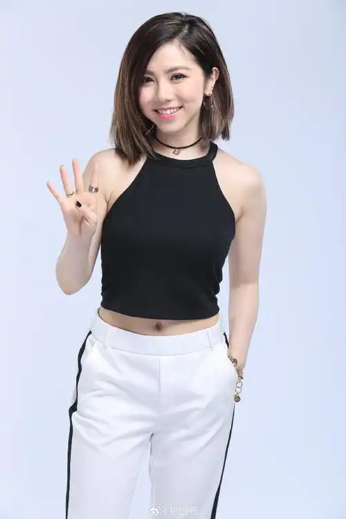 置顶粉丝投稿  邓紫棋素颜定妆照(1)春光无限感谢图源: 维新派丁真