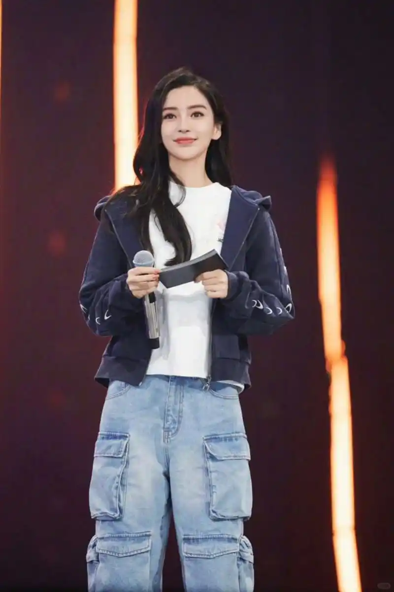 angelababy杨颖私服穿搭,美式校园休闲风  杨颖综艺《战至巅峰》总