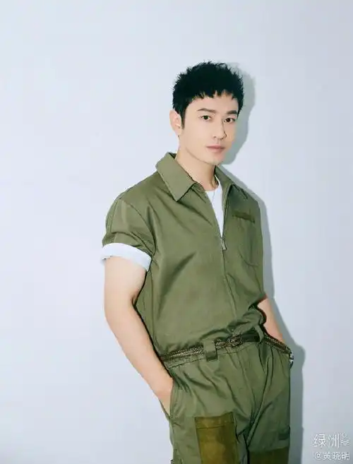 黄晓明微博发文青岛加油为家乡抗疫鼓劲