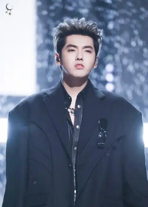 吴亦凡[超话]#|| 0615真心夜一些想和宝贝贴贴的可爱小表情