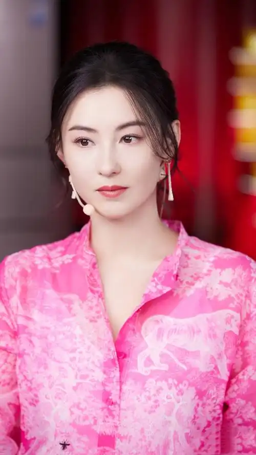 张柏芝美图欣赏,时光流逝容颜还在,岁月静好有你就好