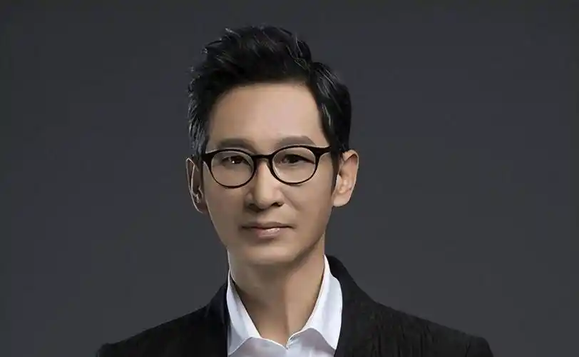 王劲松禁止粉丝使用他照片做头像回应坚决态度引发热议后注销账号