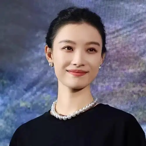 倪妮同款珍珠项链女时尚潮搭轻奢小众高级感颈链冬季设计感锁骨链