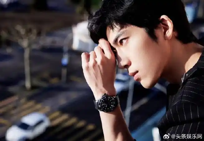 #井柏然的腹肌偷偷藏不住##井柏然状态#