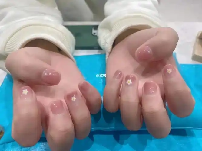 短指甲胖手美甲