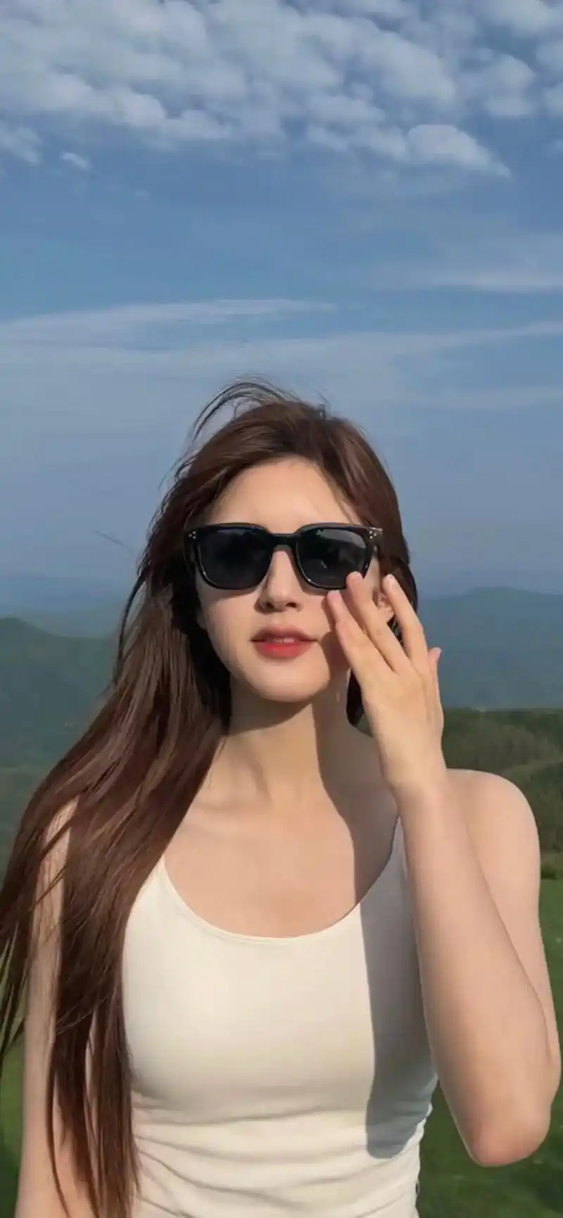 我看是谁还没有用上露思的全屏壁纸#赵露思 #墨镜一戴谁也不爱 - 抖音