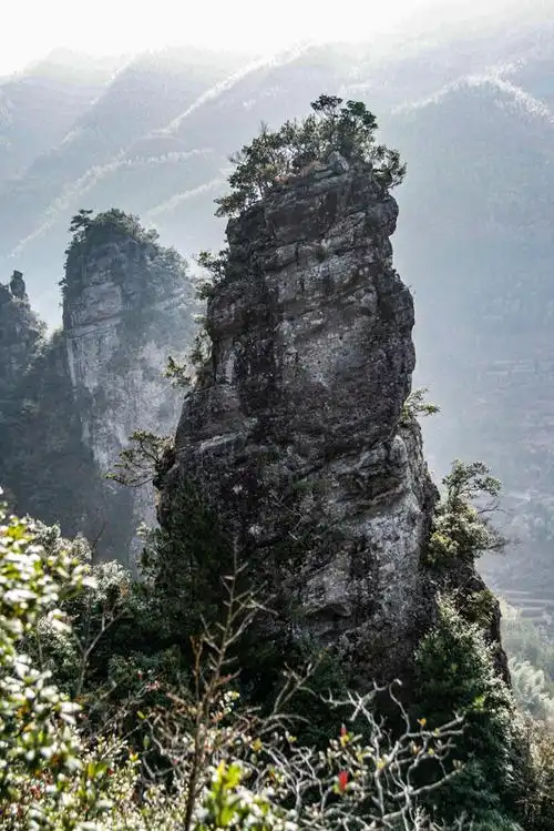 组照《突兀奇特的佛子山岩石》