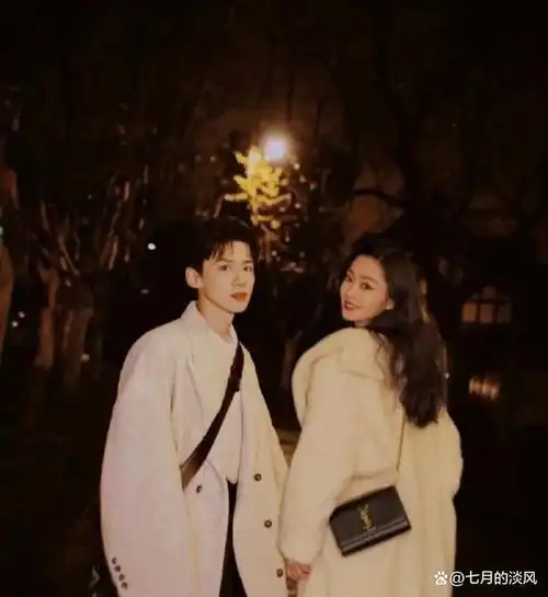 白敬亭这小子算是赚到了,官宣女友不仅长相甜美,连电焊活也难不倒她.