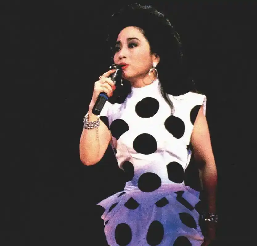 绘声绘色 | 香港流行黑胶唱片的价值与版本鉴别(14) 徐小凤《风雨同路