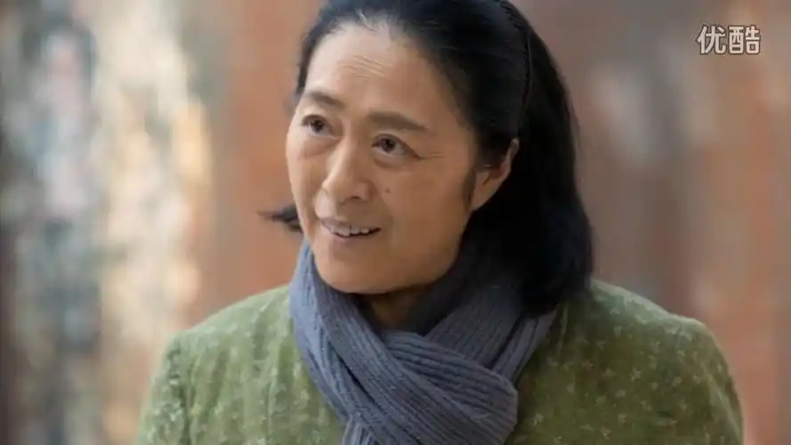 三妹抱病回到奉献一生的河东小学 电视剧 三妹>片段