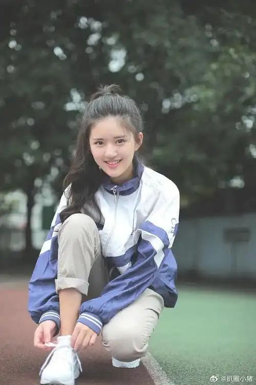 赵露思1718岁的照片她真的等比例长大啊一直很漂亮