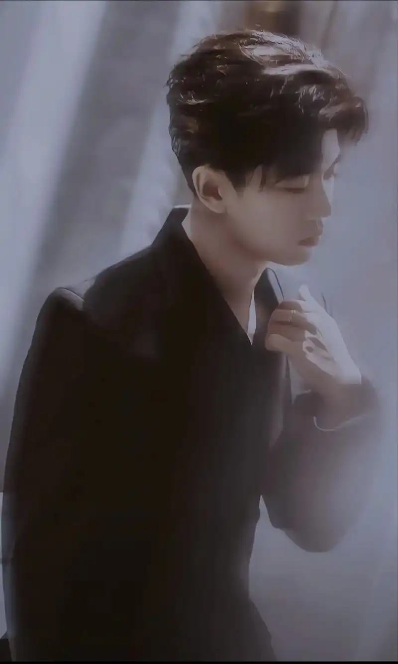 任嘉伦的超帅照片,爱了06爱了06.谢谢嘉人们满足我满是照 - 抖音