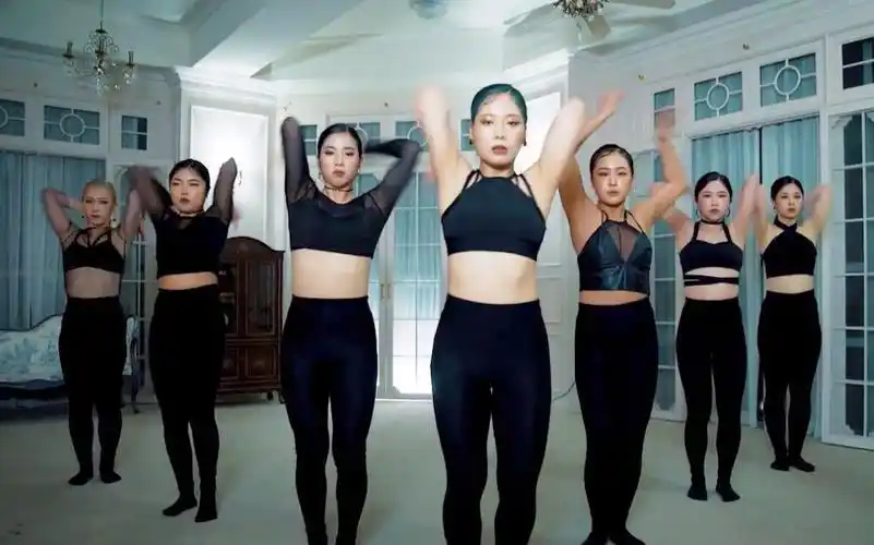 逆天手速甩舞女王waackxxxy超强踩点waacking编舞电音曲