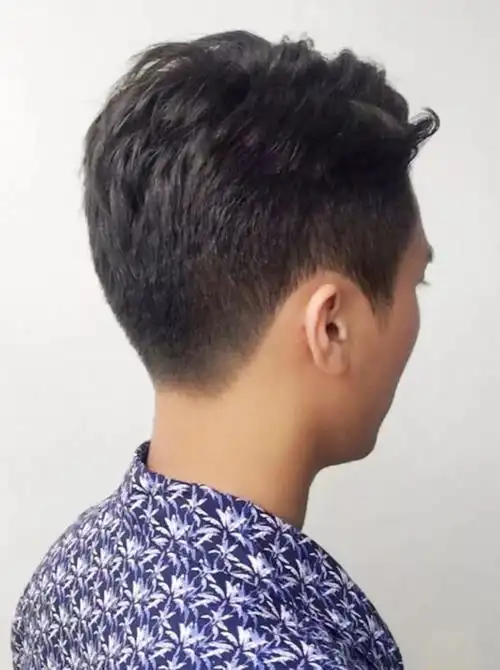 男生侧分发型
