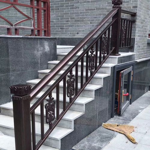 铝艺护栏铝合金阳台栏杆别墅楼梯扶手庭院围栏小区室外防护栏铁艺厂家